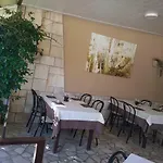 Autostello 3* Castellana Grotte